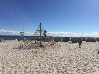 Viele Freizeitmöglichkeiten auch für Kinder am Strand