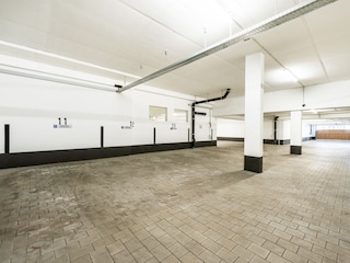 Parkplatz (Tiefgarage)