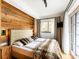 Schlafzimmer (mit Balkon)