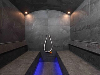 Kostenlos: Wellnessbereich im Nebengebäude