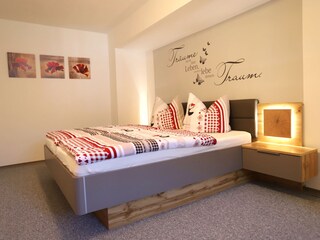 2. Schlafzimmer