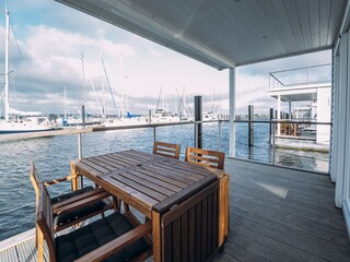 Blick aufs Meer von der Terrasse