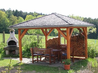 Grillplatz mit Grillhütte