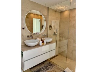 Bathroom with Lightshower