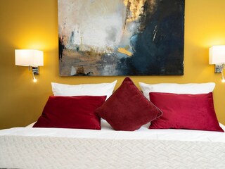 Doppelschlafzimmer (180x200 cm) inkl. TV