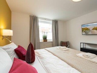 Doppelschlafzimmer (180x200 cm) inkl. TV