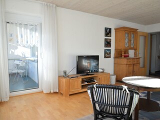 Wohn-Esszimmer Zugang zur Loggia