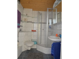 Bad mit Dusche WC