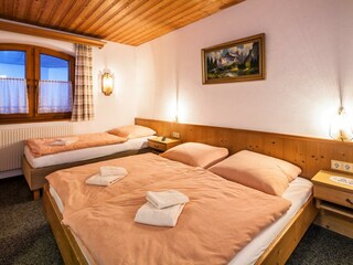 3-Bettzimmer mit Bad Erdgeschoss