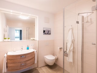 zweites Duschbad
