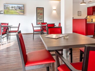 Gemeinschaftsraum & Sportsbar (Souterrain Nachbarhaus)