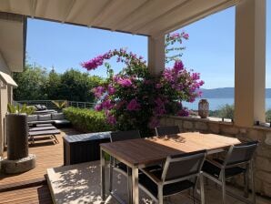 Ferienwohnung Appartement design de luxe avec terrasse panoramique et vue sur le lac à 180°