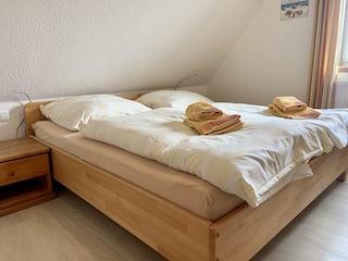 Schlafzimmer 1
