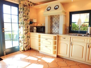 die kleine hübsche Landhausküche