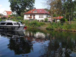 Blick vom anderen Ufer der Elde