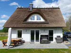 Holiday house Reethaus Hannes on the island of Rügen - Mellnitz - image1