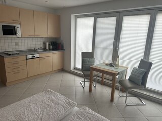 Kleine, aber feine Küche mit Geräten