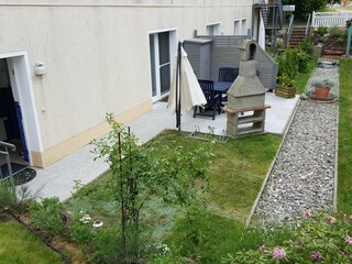 Wohnungseingang und Terrasse