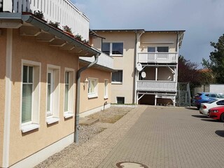 Zufahrt / Parkplatz