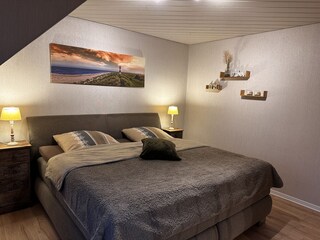 Großes Schlafzimmer