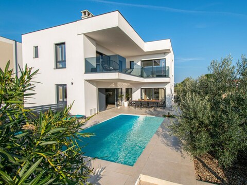 Villa Ajlin