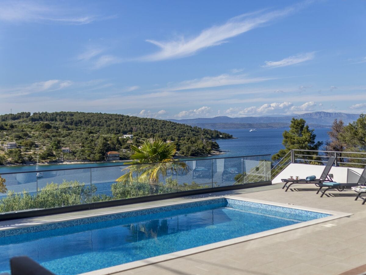 Villa CAPTAIN'S house on Solta island with private pool