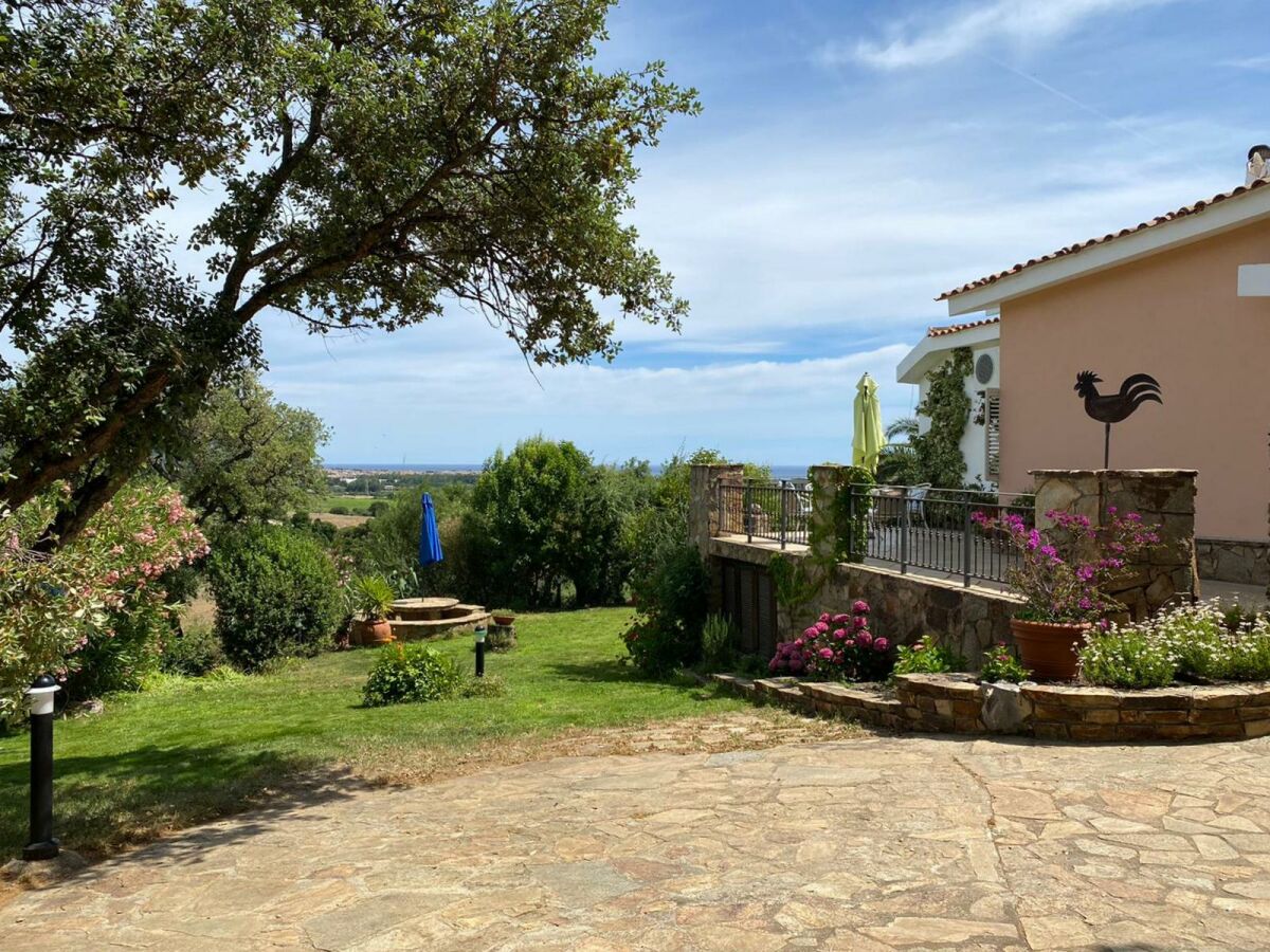 wunderschöner Garten mit einmaligem Blick