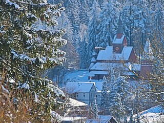 Blick zur Stabkirche