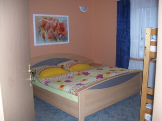 das Schlafzimmer