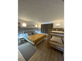 das Schlafzimmer