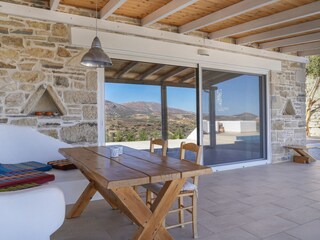 Pergola mit Esstisch