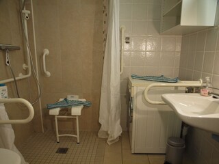 Das rollstuhlgerechte Badezimmer