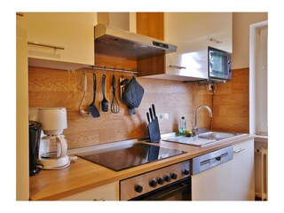 Quartier12*** - ZEIT/LIEBE - Küche mit Geschirrspüler