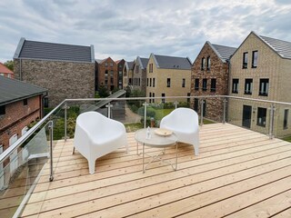 möblierter Balkon
