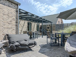 Terrasse mit Hängematte und Fatboy Sitzplatz