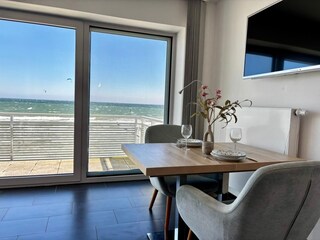 Essecke mit Meerblick