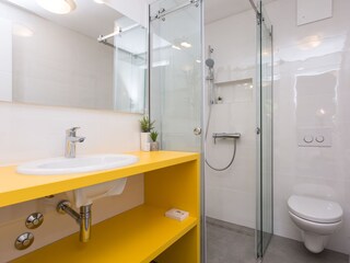 Zweites / zusätzliches Badezimmer.