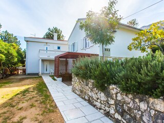 Parking space & entrance.