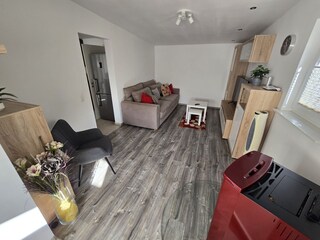 Wohnzimmer mit Blick zur Küche
