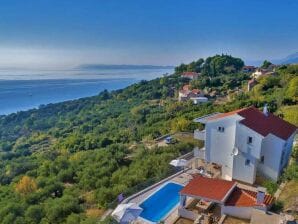 Ferienhaus Charming Villa Hill with Pool - Podgora - image1