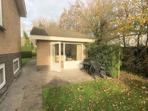 Holiday house Wielewaal garden house