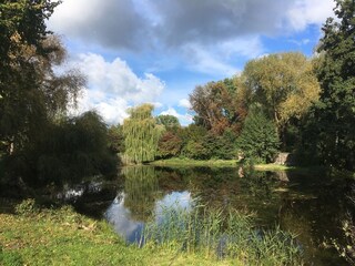 Der parkartige Garten