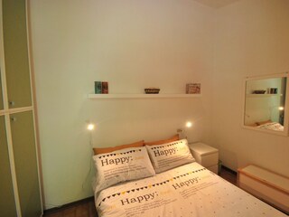 Schlafzimmer mit Doppelbett