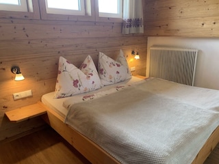 Schlafzimmer 1
