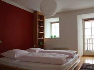 Hauptschlafzimmer- mit kleinem Balkon
