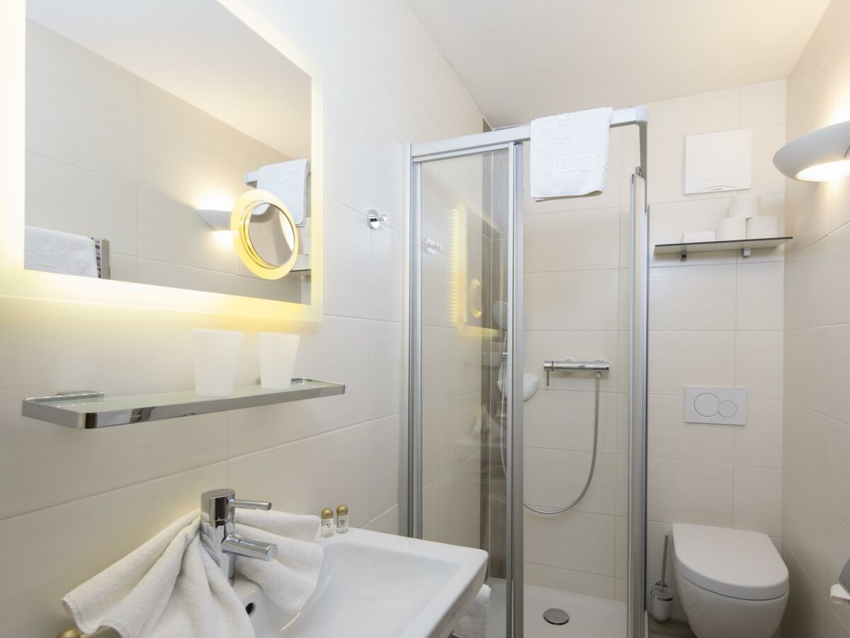 Familienappartement Alpbachtal Dusche/WC 1