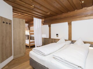 Familiensuite Tirol Schlafzimmer