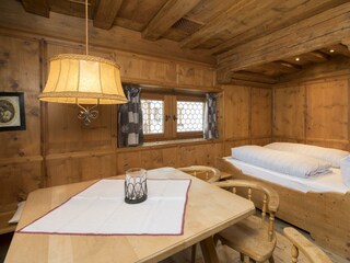 Familiensuite Tirol 1 Stube low