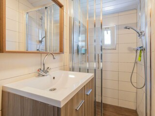 Modernes Badezimmer