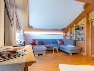 Wohnbereich mit überdachten Balkon